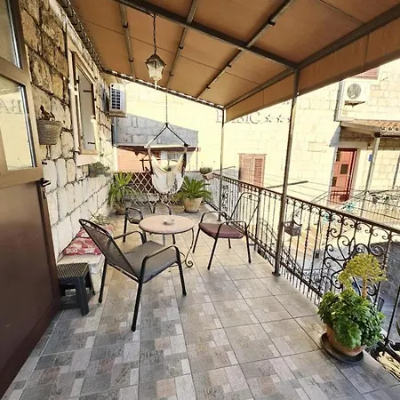 Апартаменти Tihana *